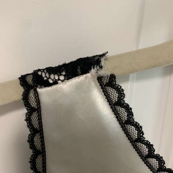 Vintage Ivory‎ with Black Lace Slipdress - Picture 5 of 8